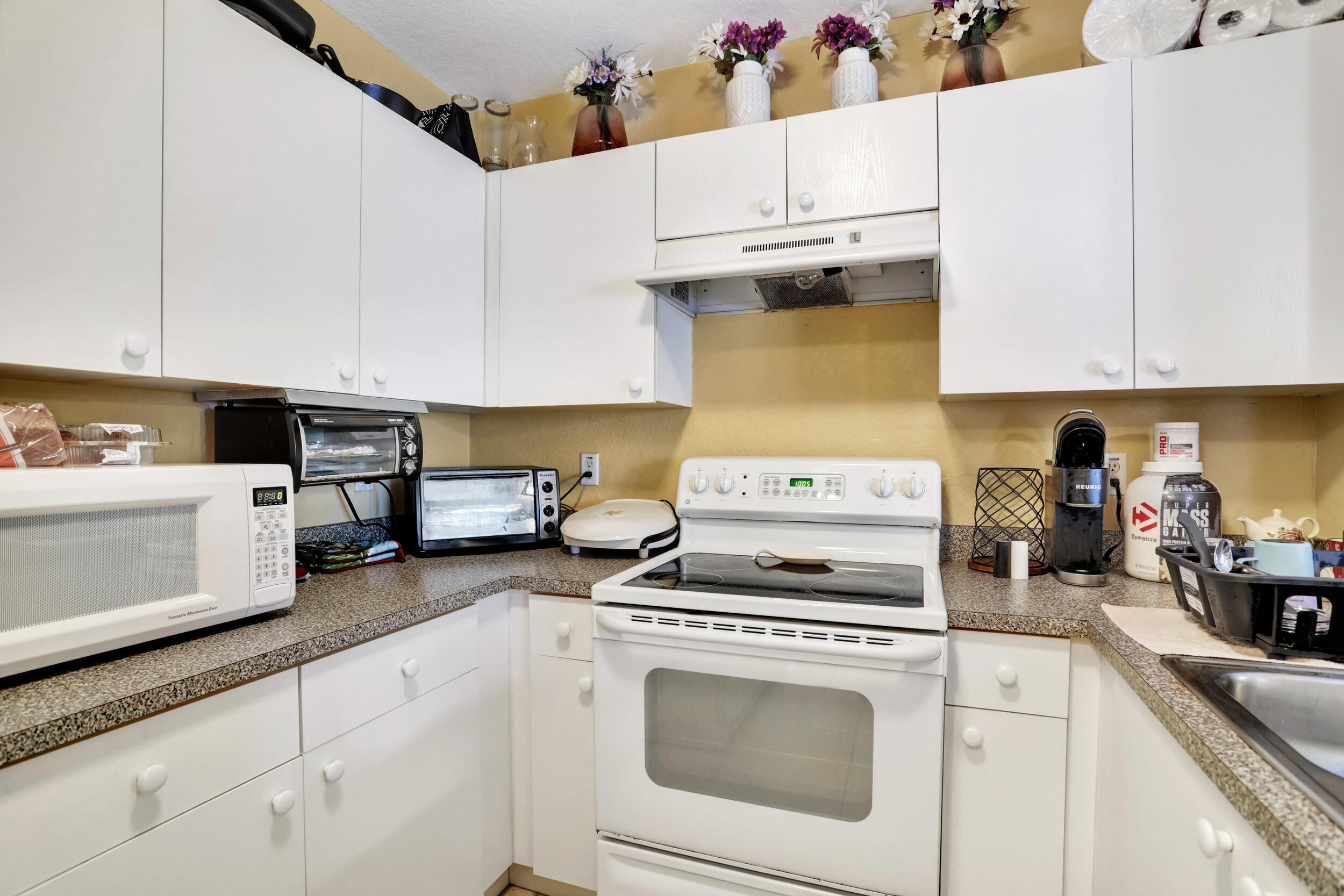 2901 Riverside Drive, Unit 301 Coral Springs, FL 33065 - Photo 4 of 23 10_001l6913