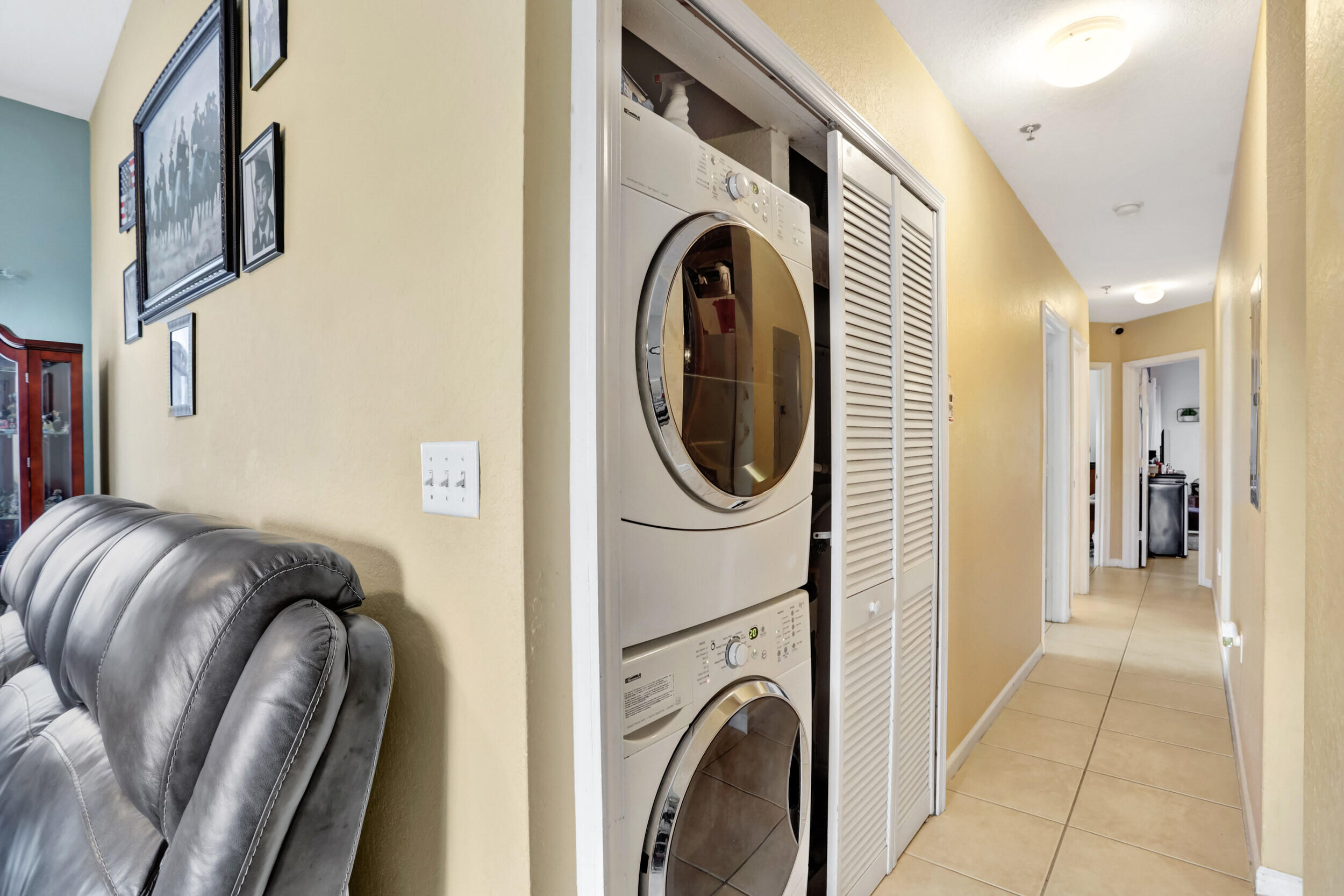 2901 Riverside Drive, Unit 301 Coral Springs, FL 33065 - Photo 8 of 23 08_001l6903
