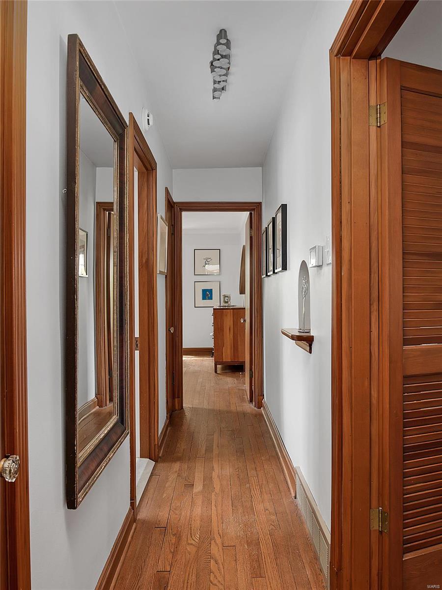 136 West Old Watson Road Webster Groves, MO 63119 - Photo 21 of 41 Gallery Image 21