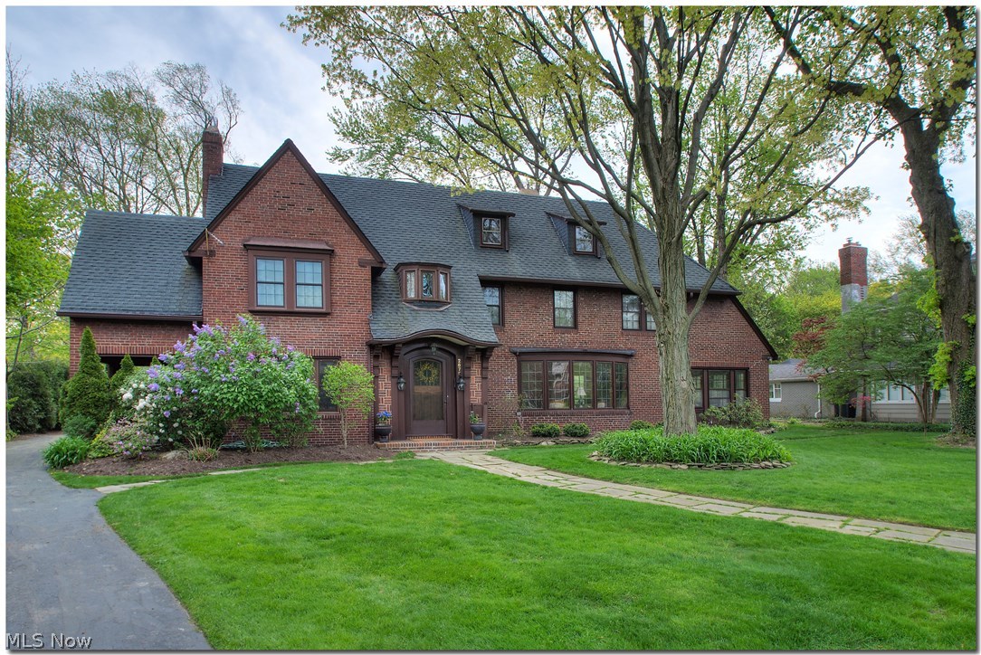 2879 Fontenay Road Cleveland, OH 44120 - Photo 1 of 35 Welcome to 2879 Fontenay Road, Shaker Heights