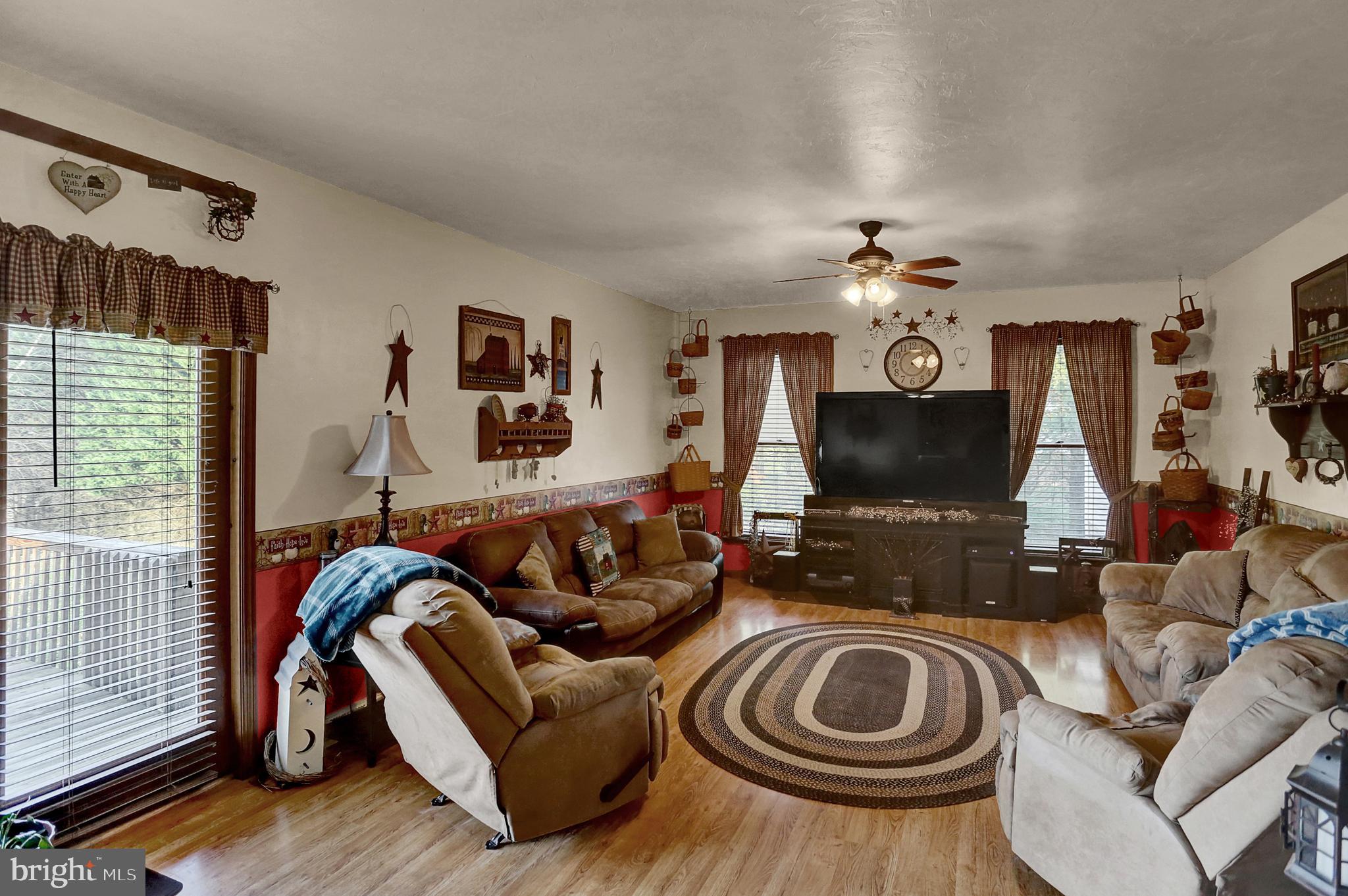 6423 Shutt Road Spring Grove, PA 17362 - Photo 14 of 54