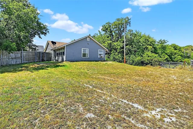 $189,000 | 602 1/2 West Grand Street, Whitewright, TX 75491