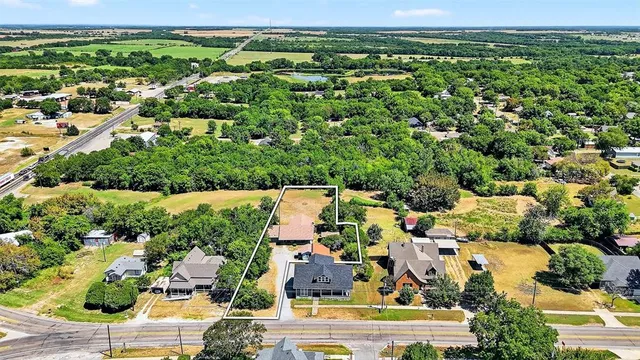 $189,000 | 602 1/2 West Grand Street, Whitewright, TX 75491