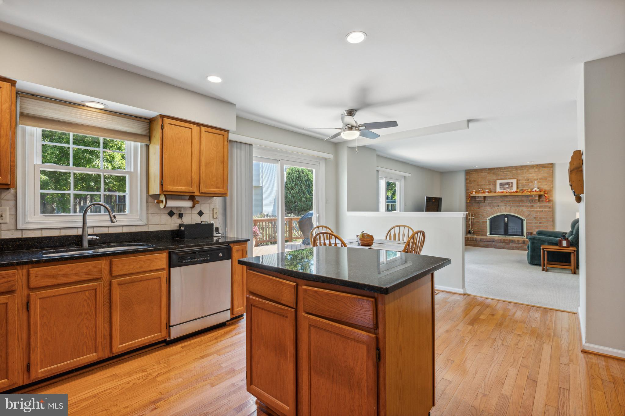 605 Avon Square Court Silver Spring, MD 20905 - Photo 11 of 39