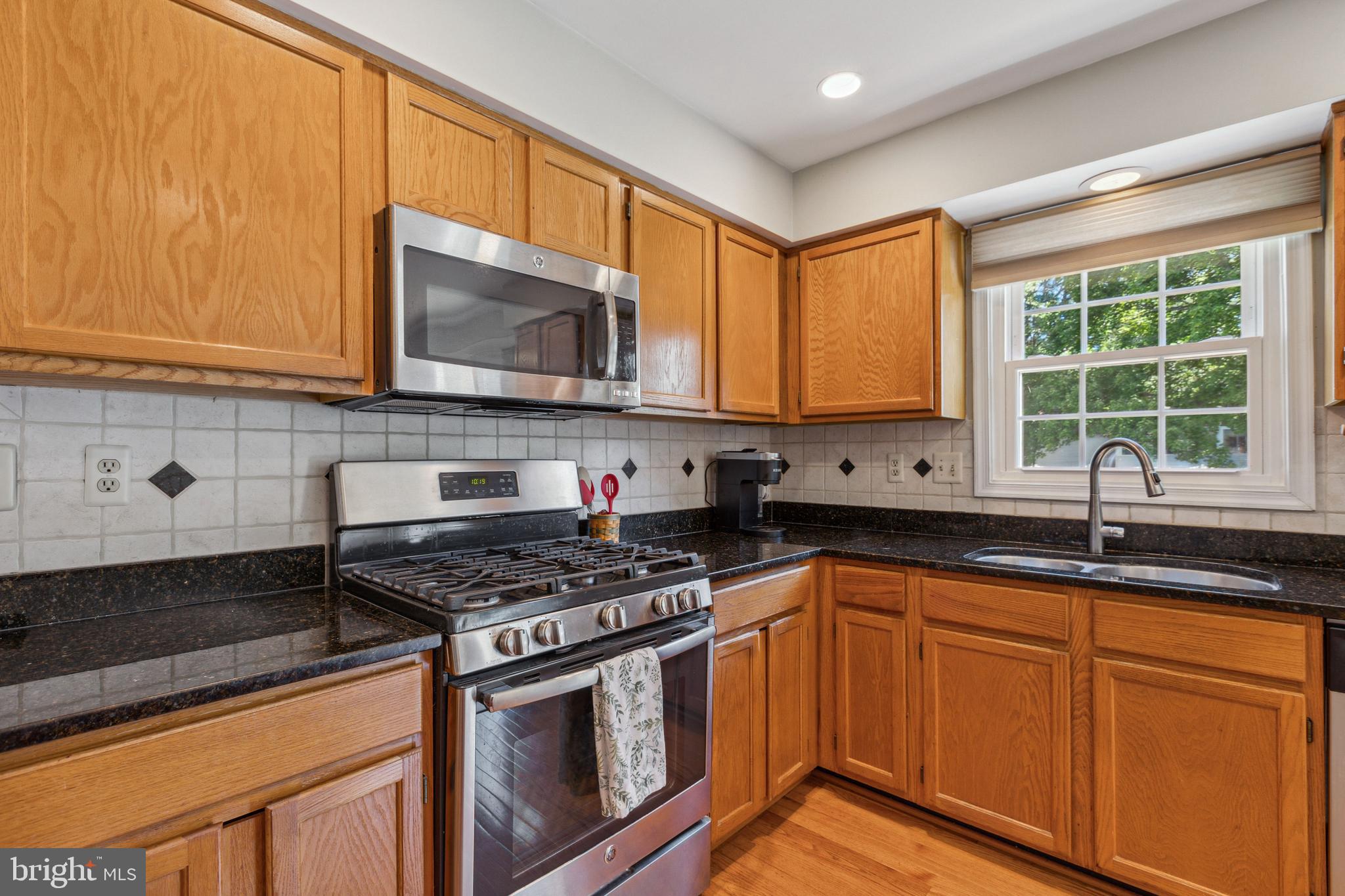 605 Avon Square Court Silver Spring, MD 20905 - Photo 12 of 39