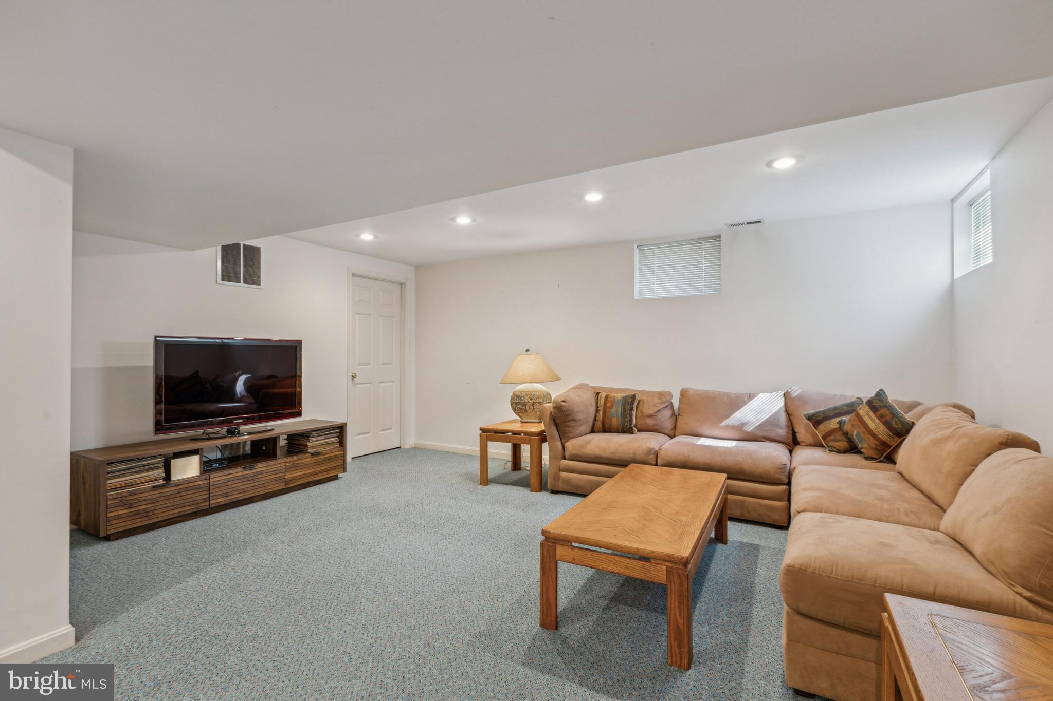 605 Avon Square Court Silver Spring, MD 20905 - Photo 31 of 39