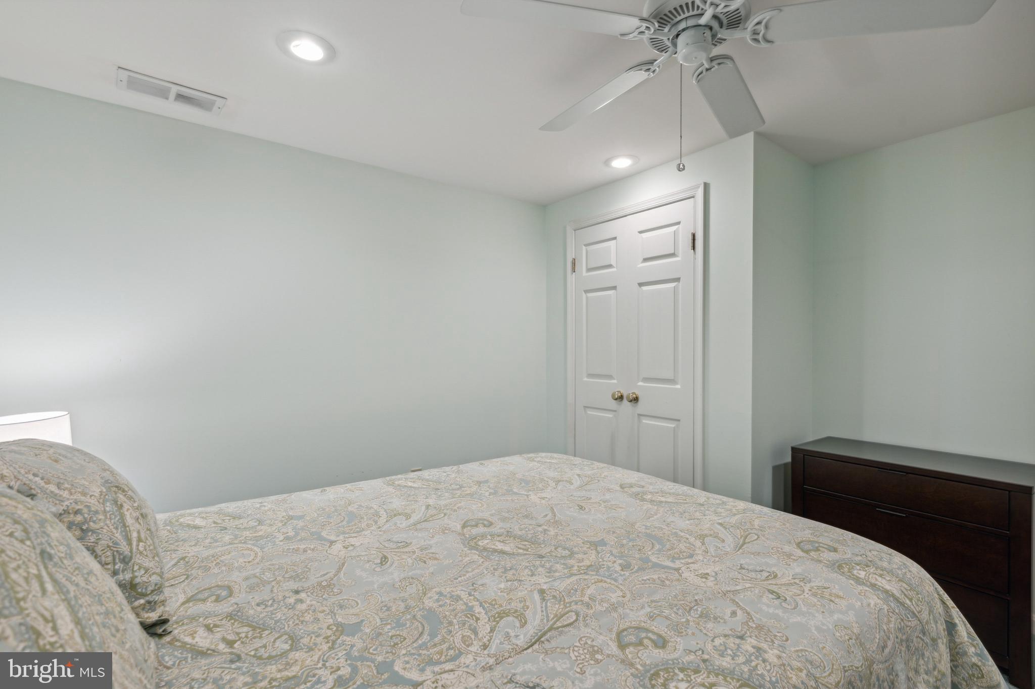 605 Avon Square Court Silver Spring, MD 20905 - Photo 34 of 39