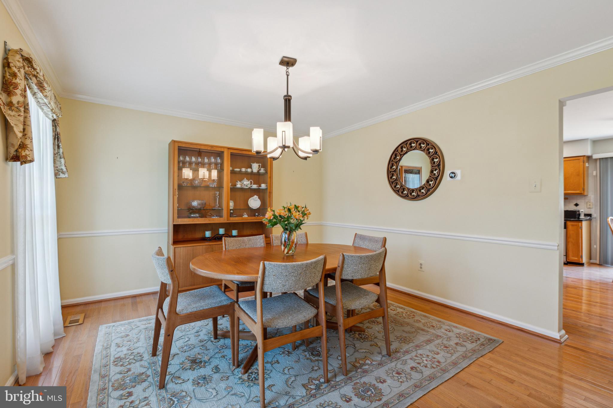 605 Avon Square Court Silver Spring, MD 20905 - Photo 5 of 39