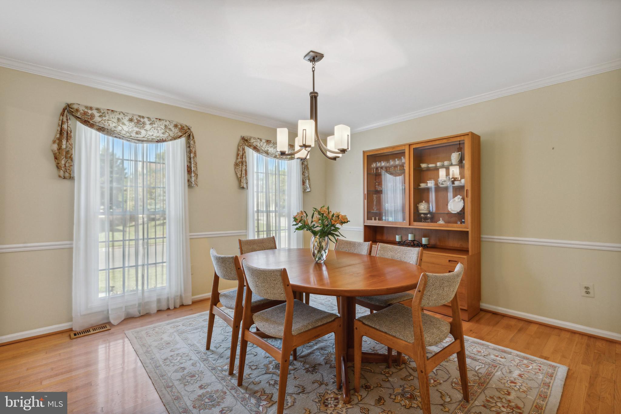 605 Avon Square Court Silver Spring, MD 20905 - Photo 6 of 39