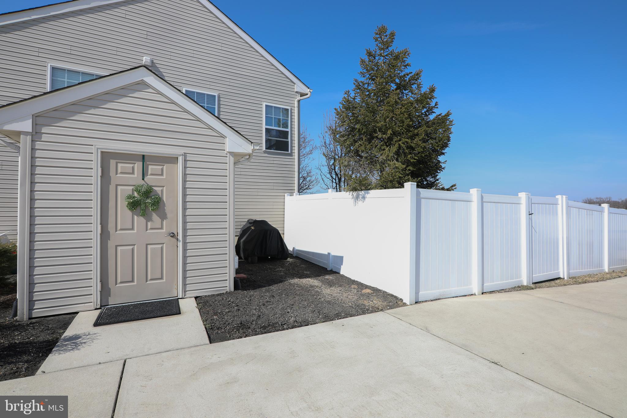 427 Georgetown Road Carneys Point, NJ 08069 - Photo 3 of 50