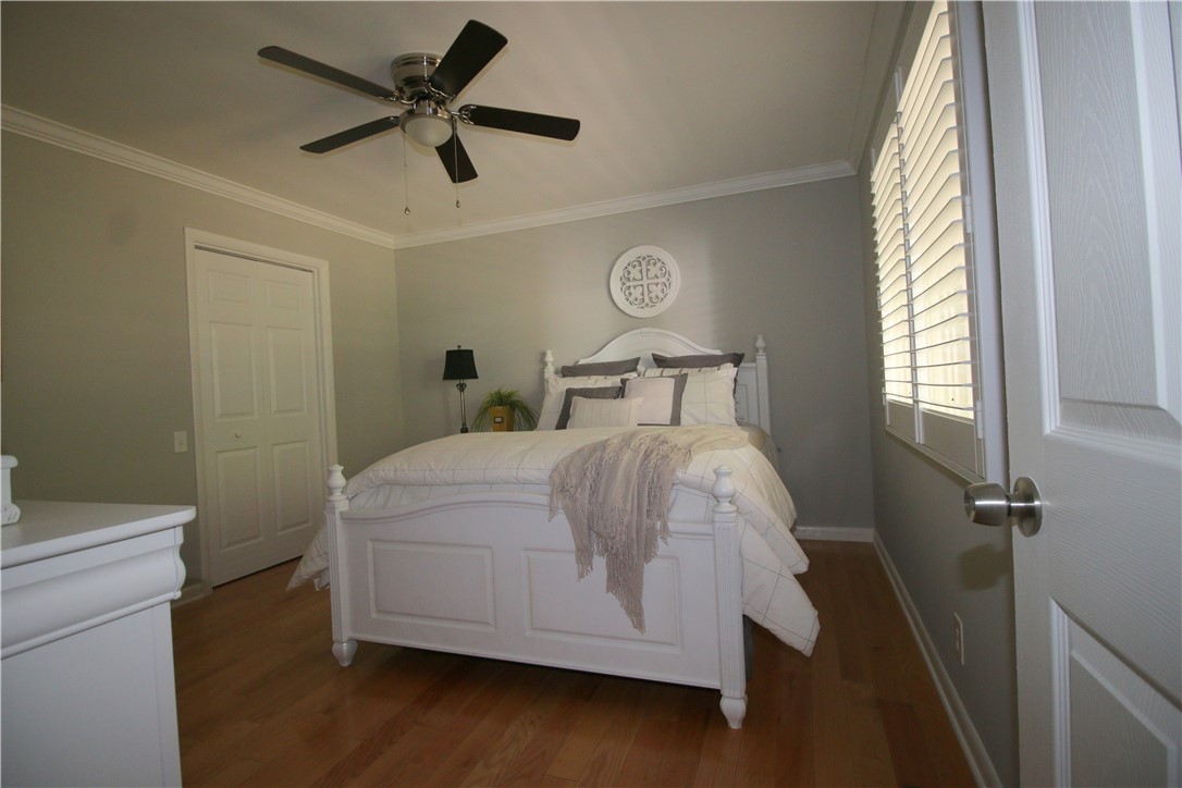 5010 Cross Pointe Anderson, SC 29625 - Photo 12 of 33 2nd bedroom with hardwoods, plantation shutters an
