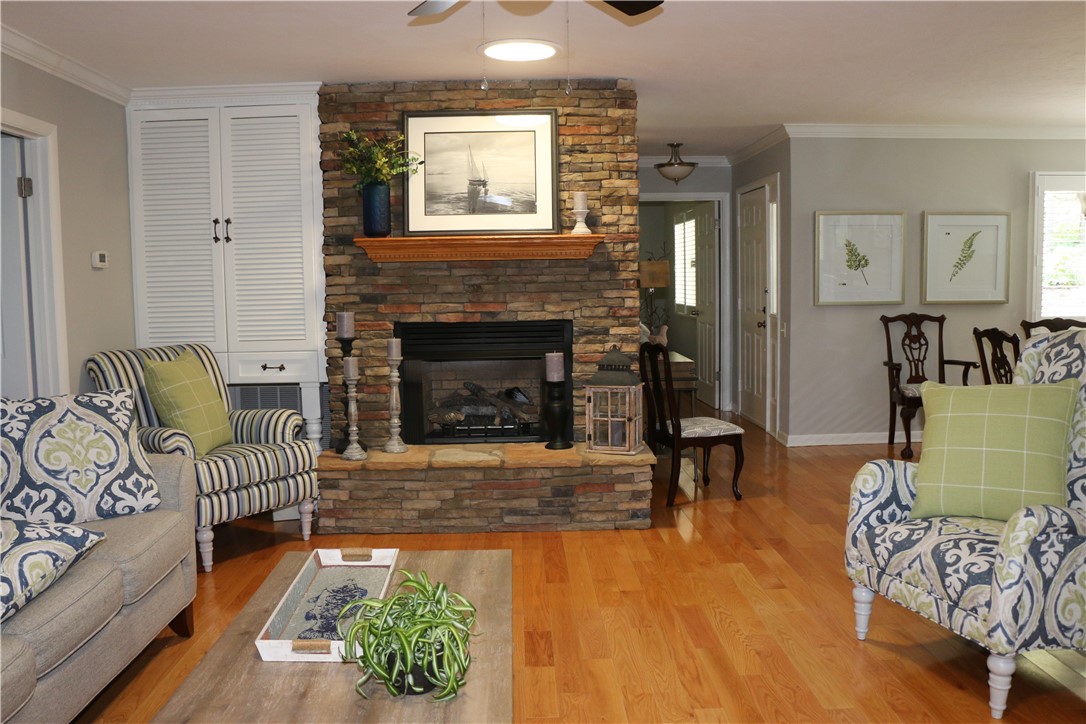 5010 Cross Pointe Anderson, SC 29625 - Photo 4 of 33 Nice open plan with a formal dining room to the ri