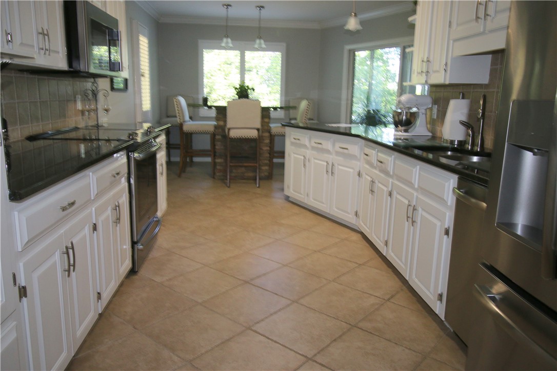 5010 Cross Pointe Anderson, SC 29625 - Photo 10 of 33 Look at all the these cabinets and the counter spa