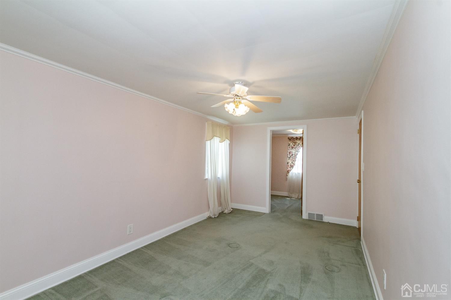 895 Dona Road Union, NJ 07083 - Photo 18 of 32 Gallery Image 18