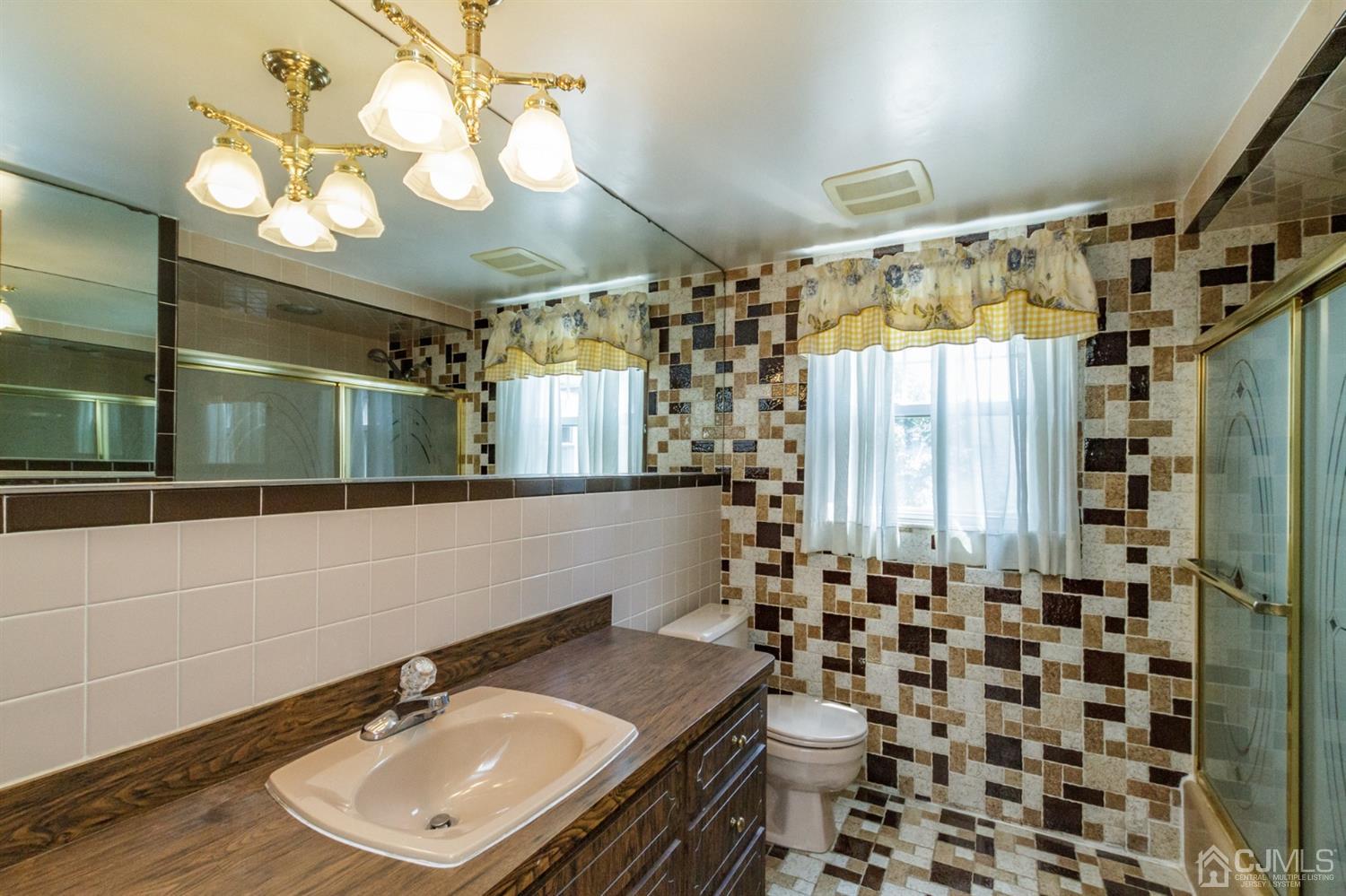 895 Dona Road Union, NJ 07083 - Photo 20 of 32 Gallery Image 20