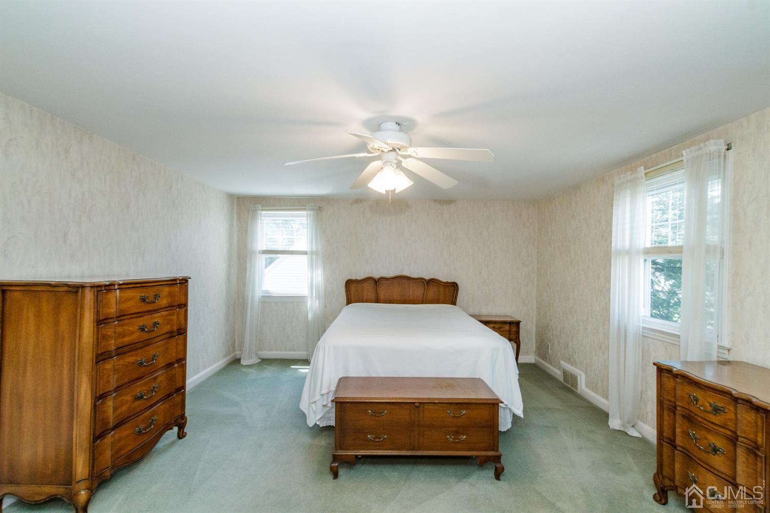 895 Dona Road Union, NJ 07083 - Photo 21 of 32 Gallery Image 21