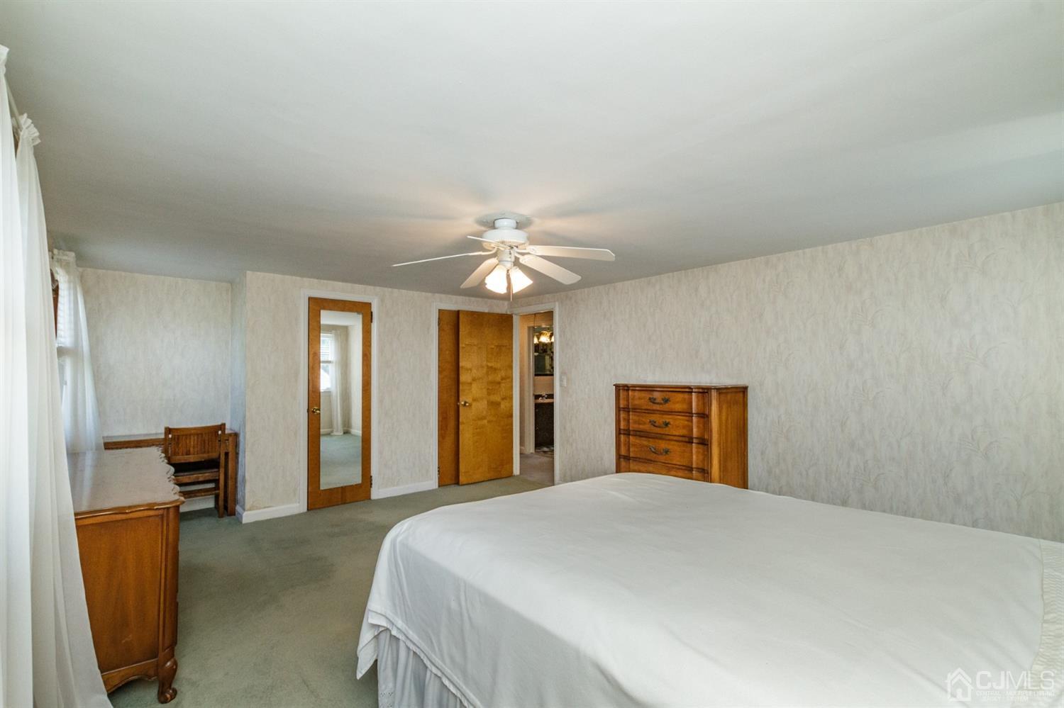 895 Dona Road Union, NJ 07083 - Photo 22 of 32 Gallery Image 22