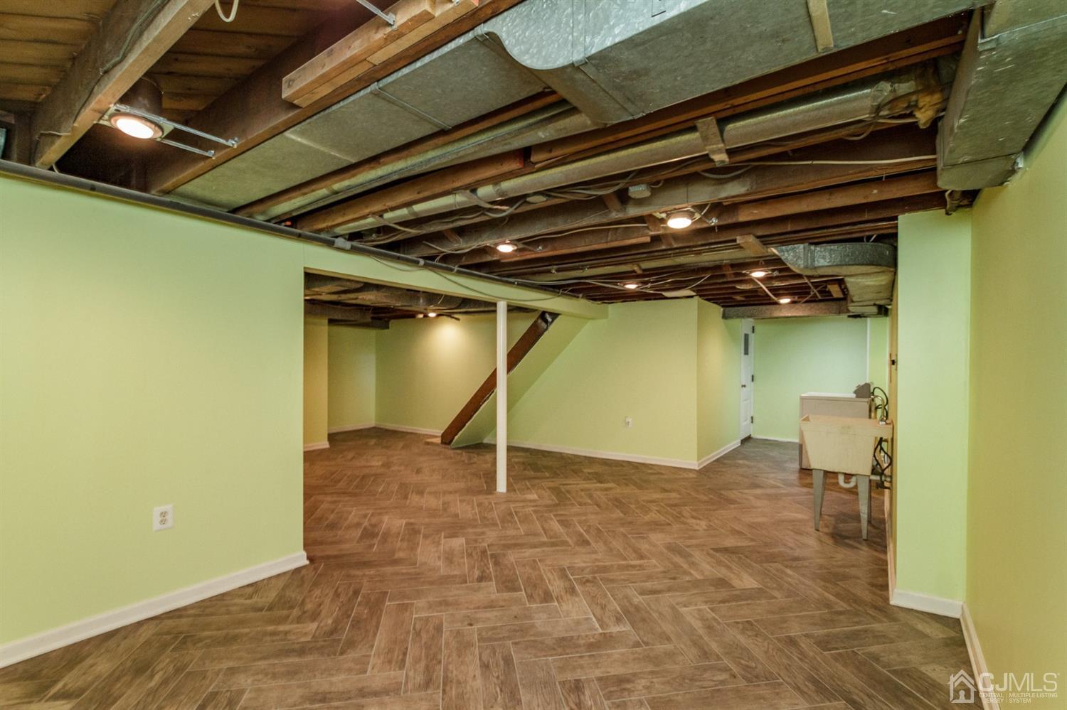 895 Dona Road Union, NJ 07083 - Photo 28 of 32 Gallery Image 28