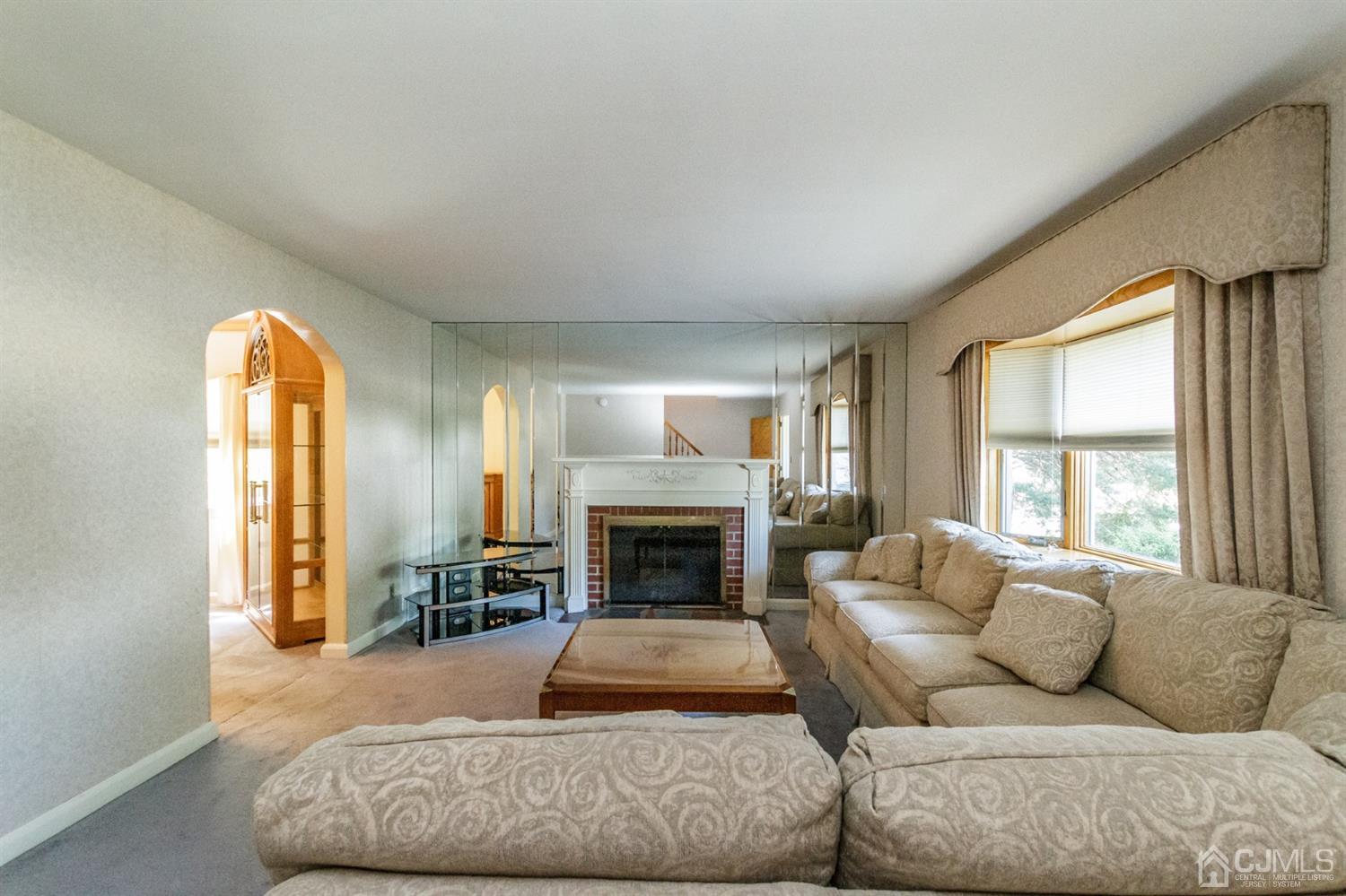 895 Dona Road Union, NJ 07083 - Photo 4 of 32 Gallery Image 4