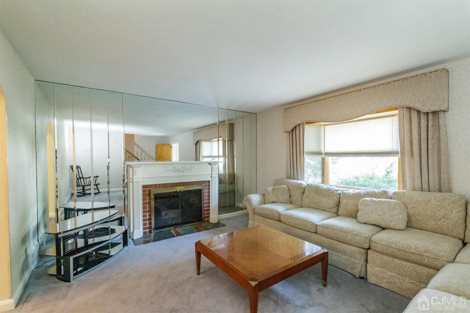 895 Dona Road Union, NJ 07083 - Photo 5 of 32 Gallery Image 5