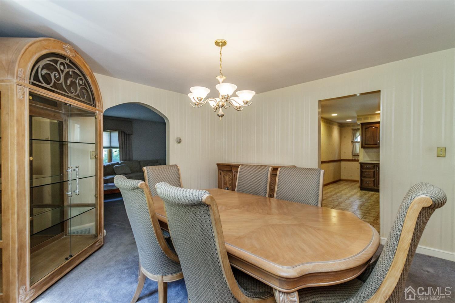 895 Dona Road Union, NJ 07083 - Photo 9 of 32 Gallery Image 9