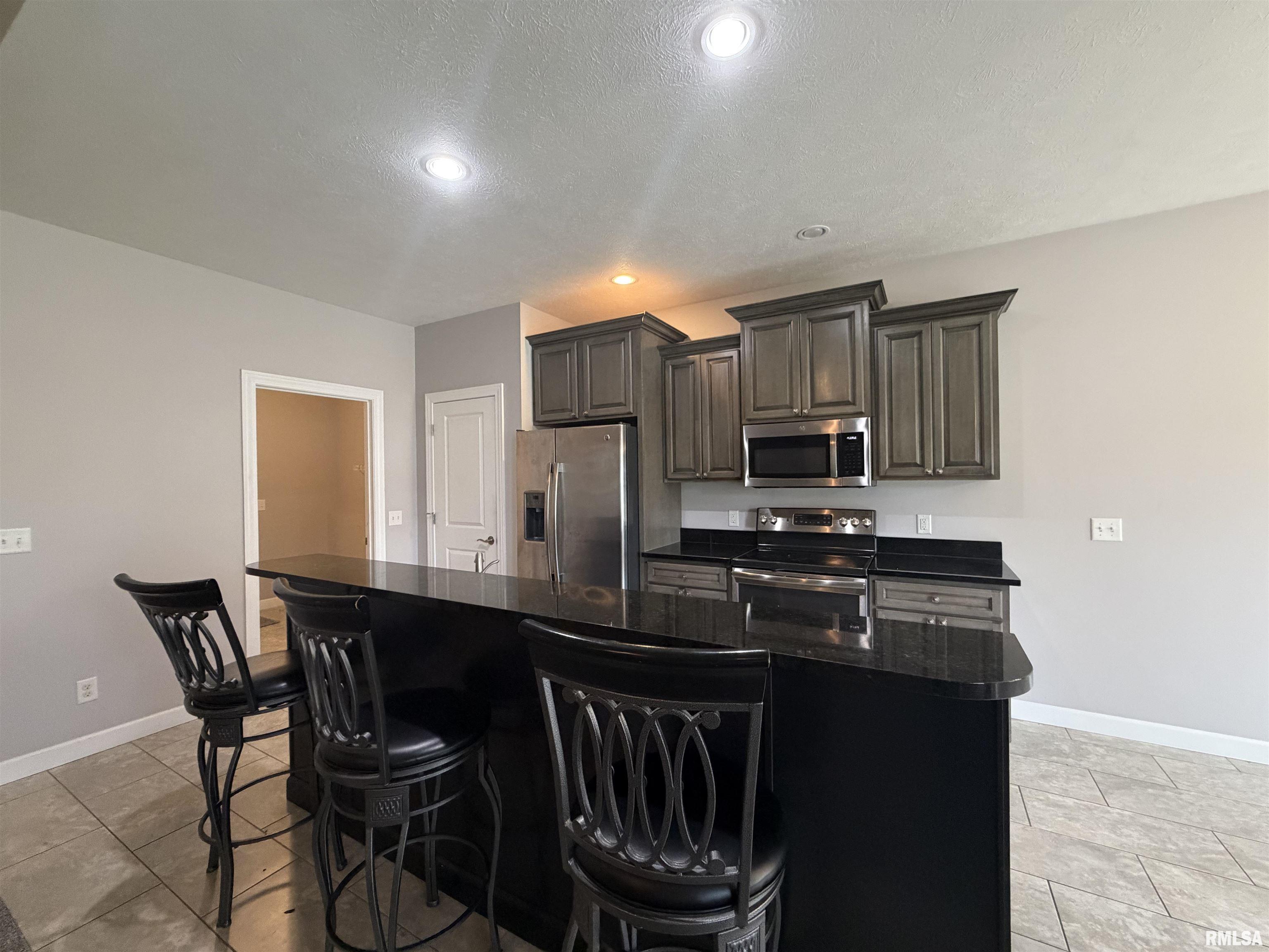 4504 Thompson Road Springfield, IL 62711 - Photo 3 of 15 Gallery Image 3