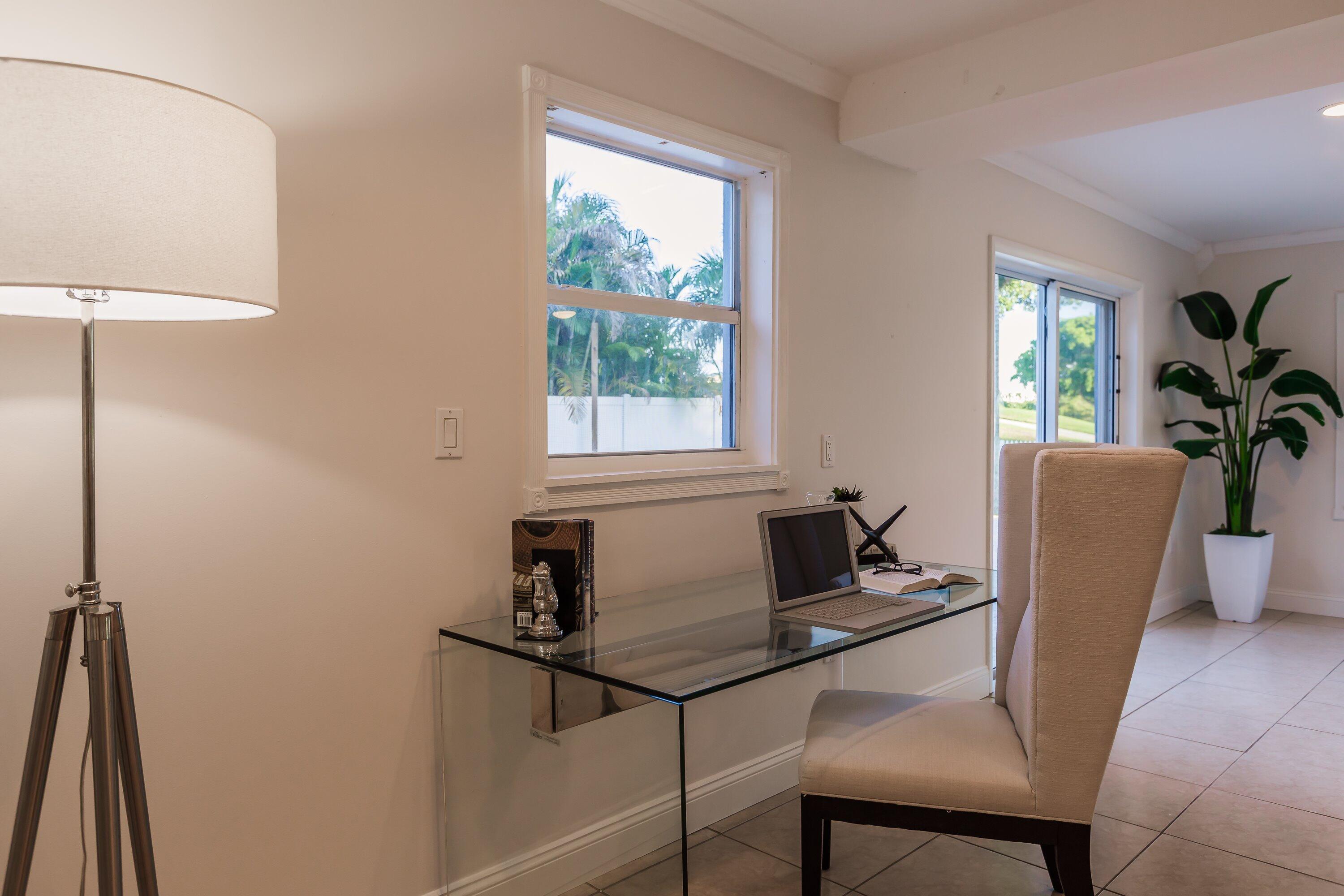 8690 Gatehouse Road Plantation, FL 33324 - Photo 13 of 56 Living Area
