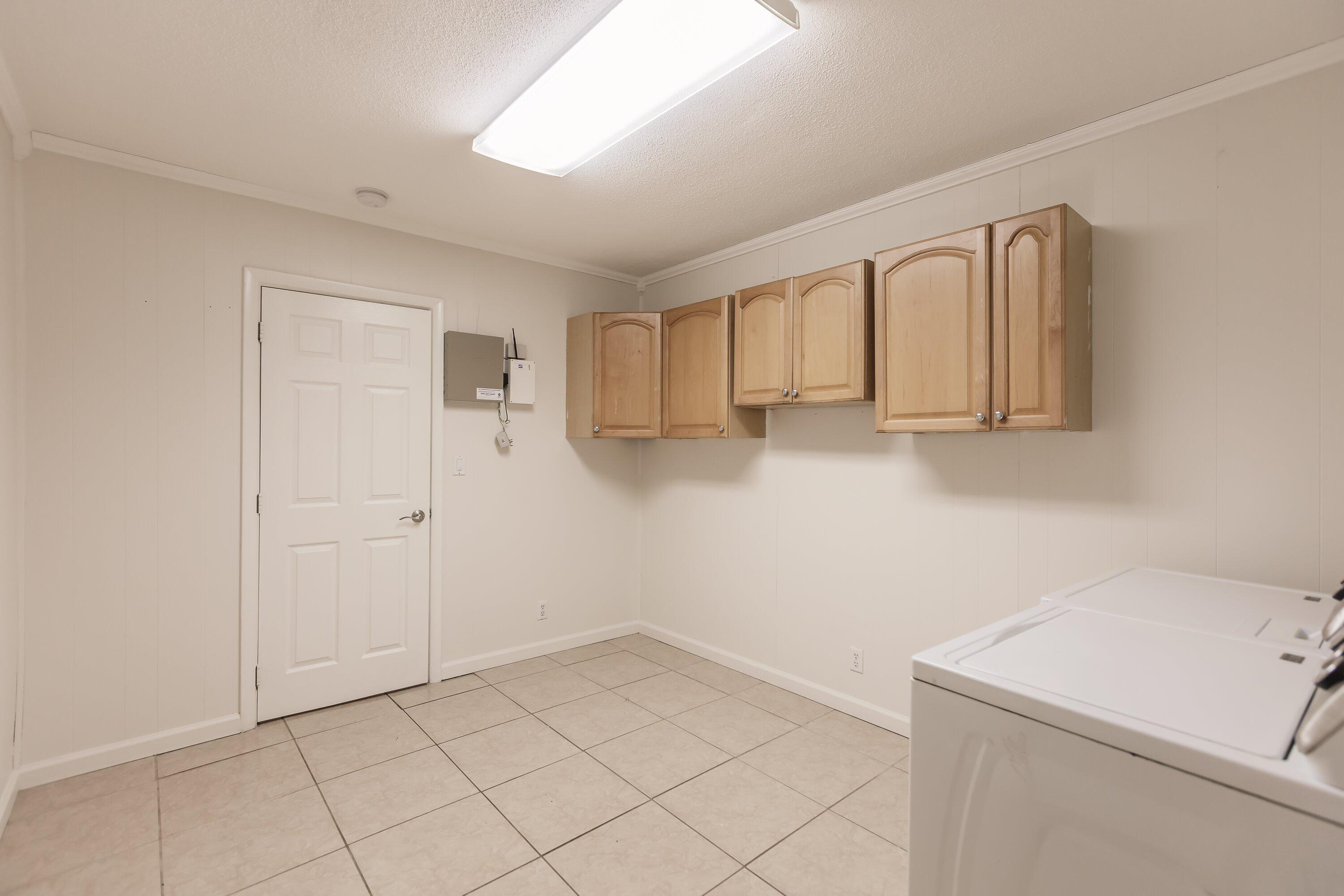 8690 Gatehouse Road Plantation, FL 33324 - Photo 38 of 56 Laundry/Utility