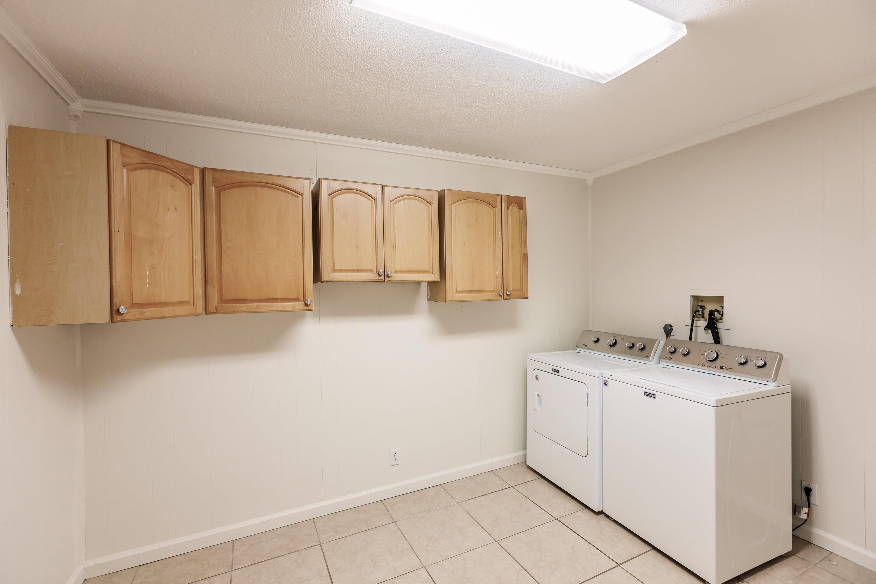 8690 Gatehouse Road Plantation, FL 33324 - Photo 39 of 56 Laundry/Utility