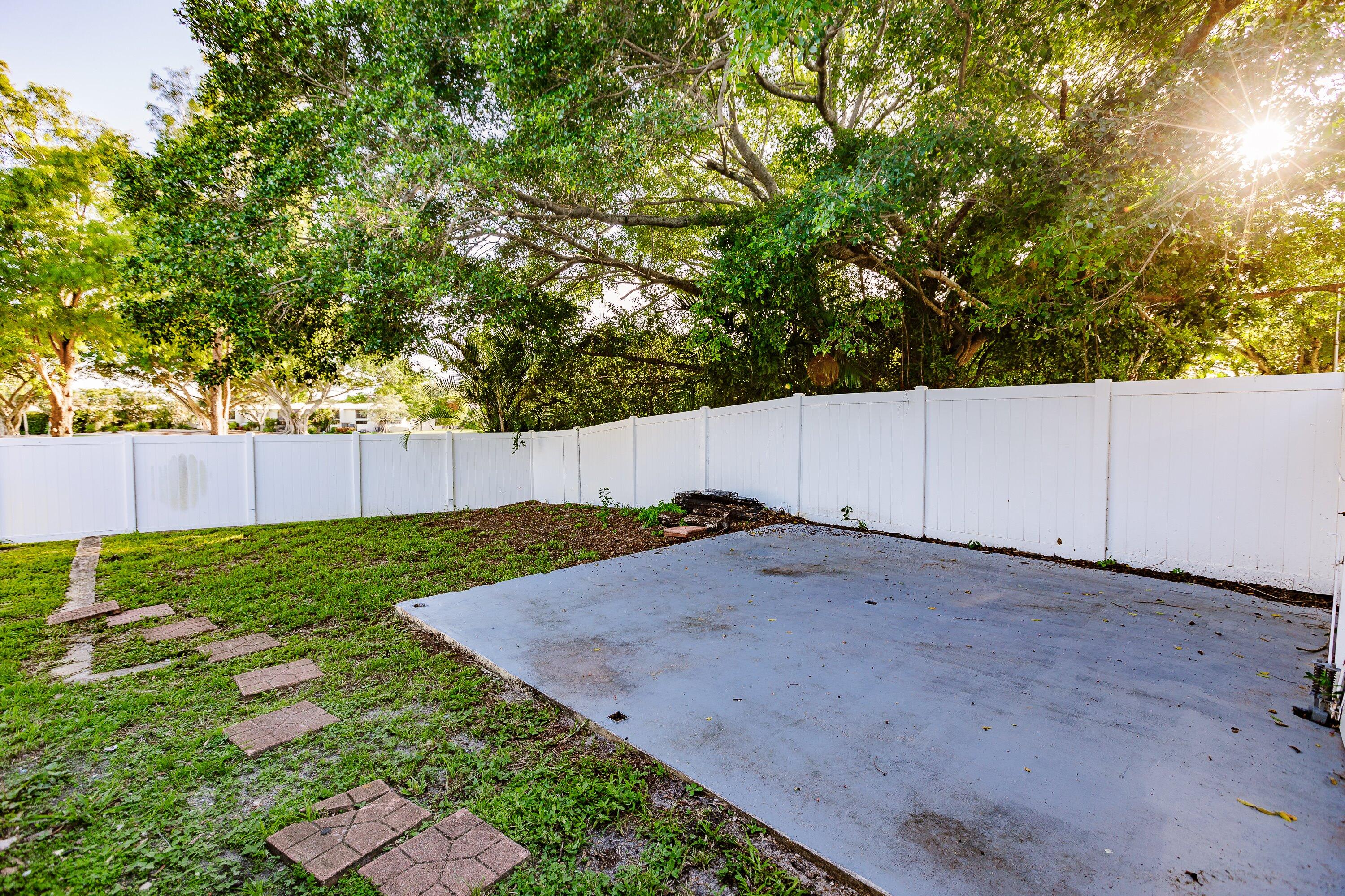 8690 Gatehouse Road Plantation, FL 33324 - Photo 47 of 56 Back Yard