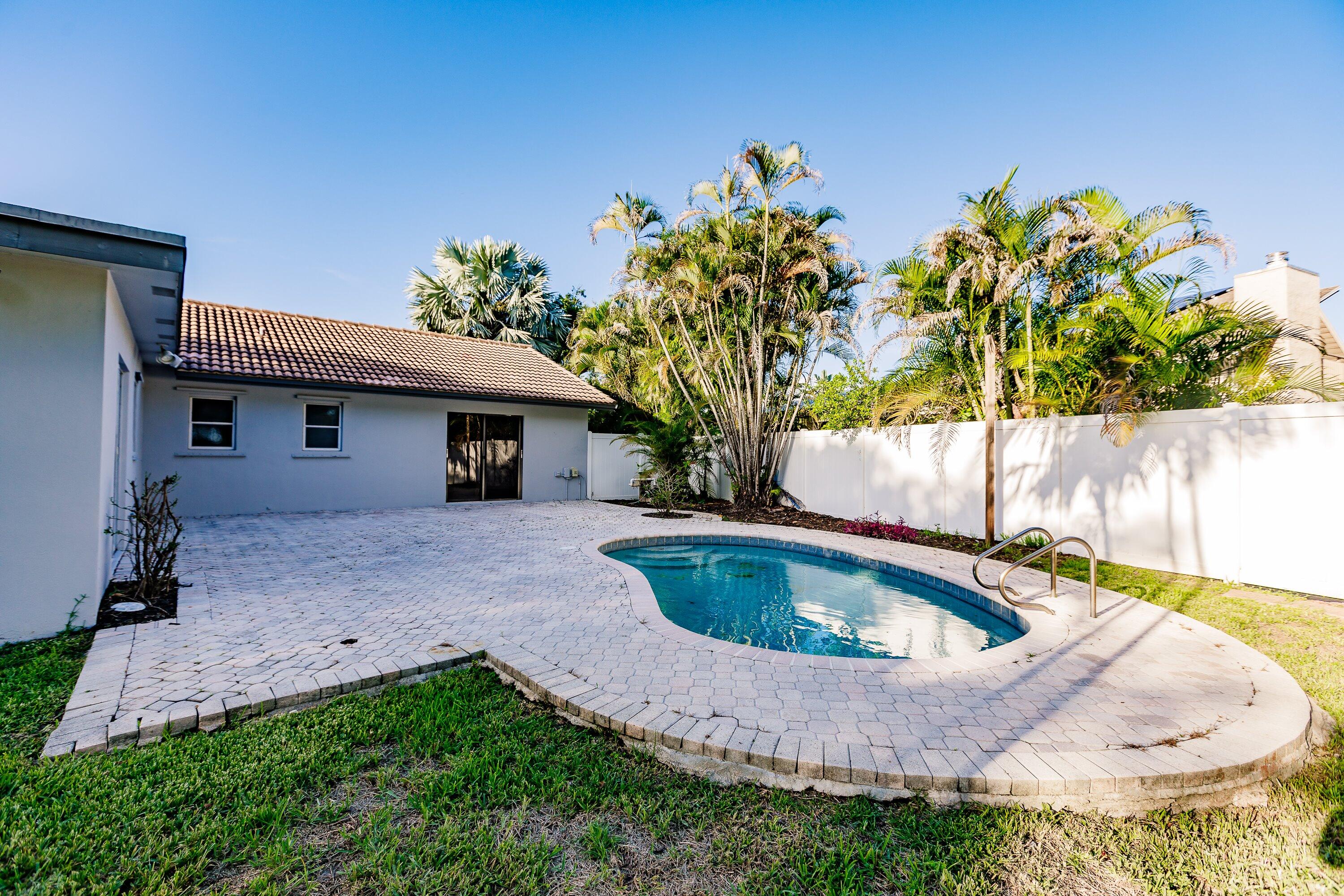8690 Gatehouse Road Plantation, FL 33324 - Photo 50 of 56 Back Patio