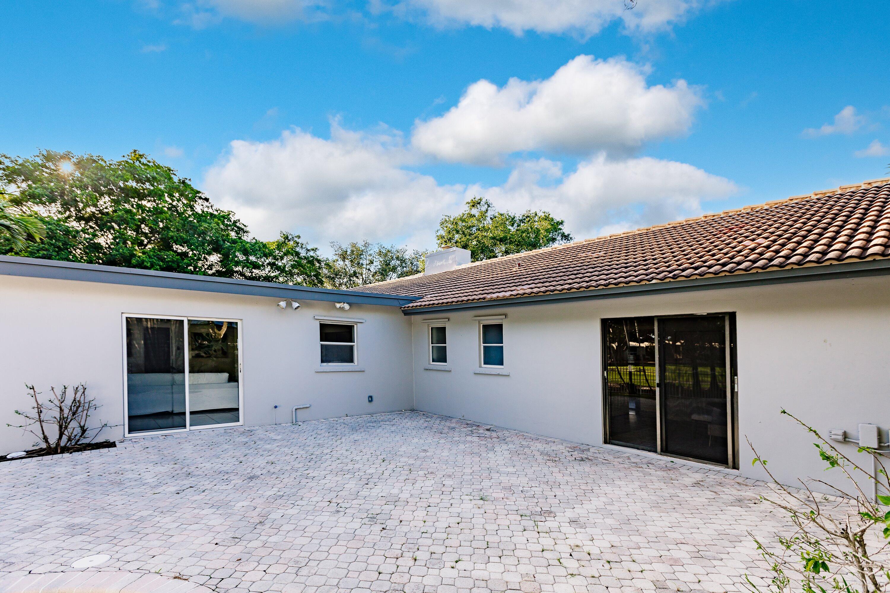 8690 Gatehouse Road Plantation, FL 33324 - Photo 51 of 56 Back Patio