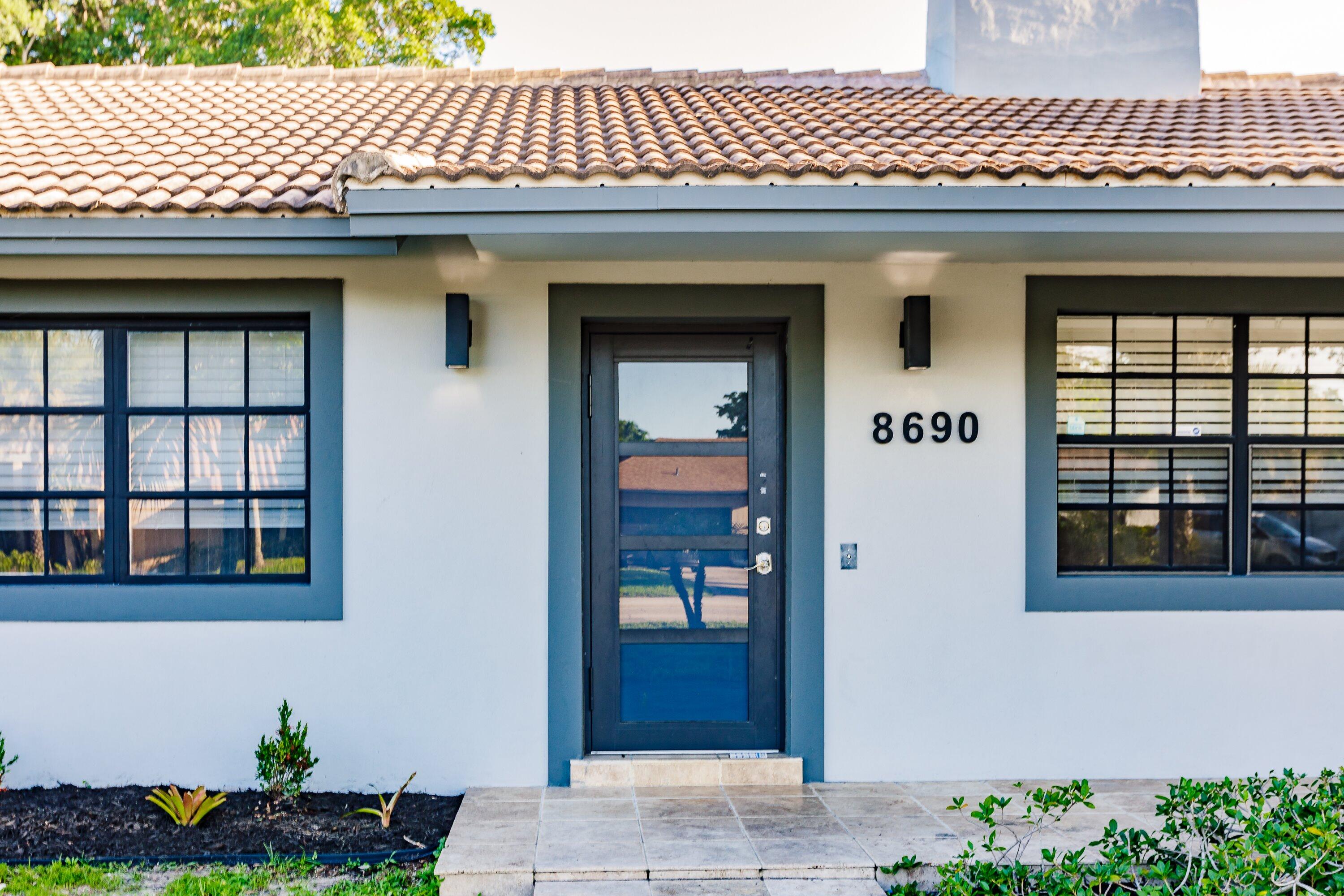 8690 Gatehouse Road Plantation, FL 33324 - Photo 7 of 56 Entry