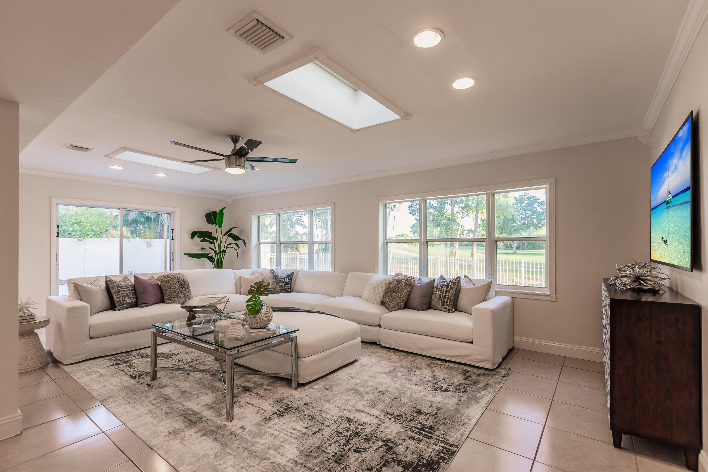 8690 Gatehouse Road Plantation, FL 33324 - Photo 8 of 56 Living Area