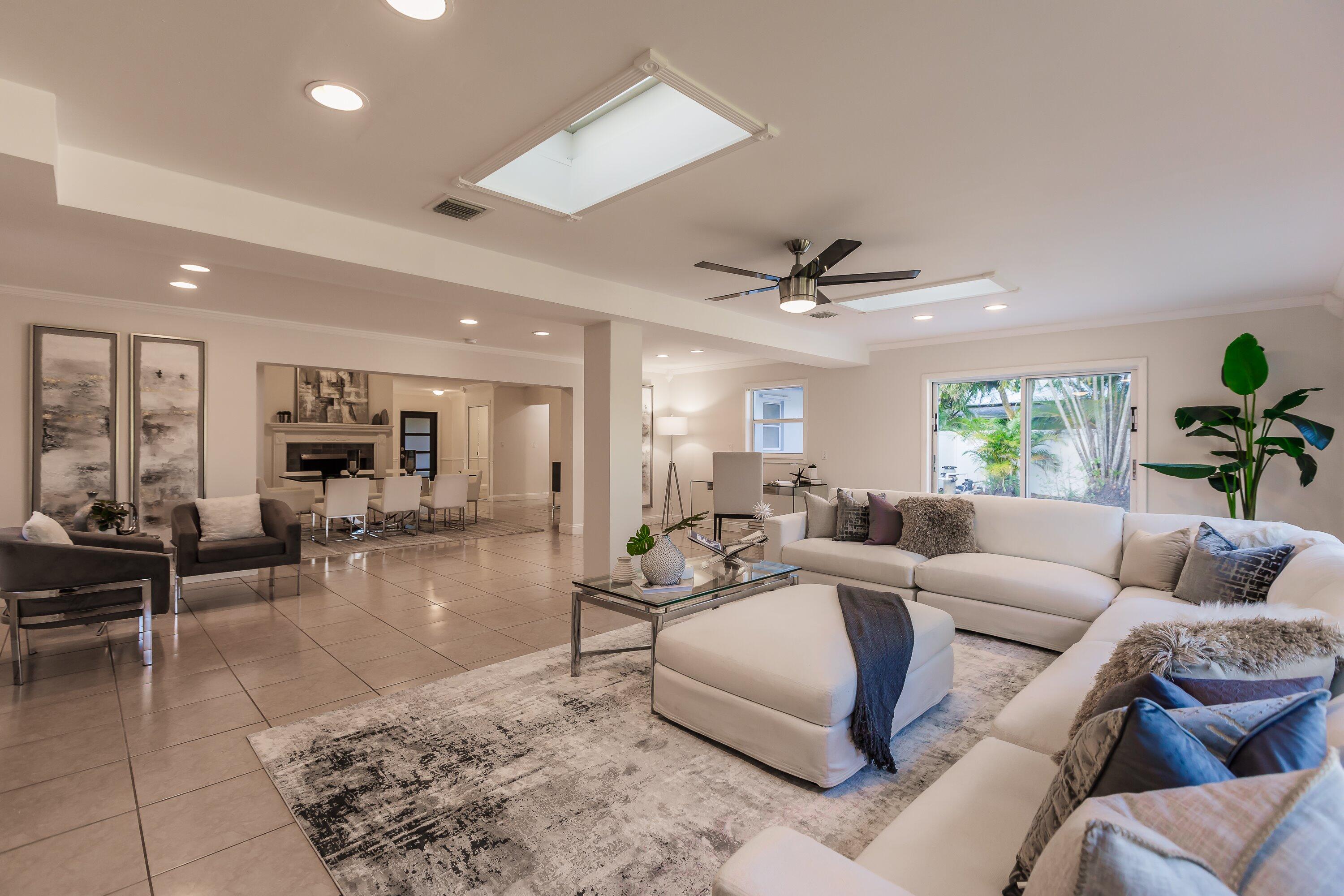 8690 Gatehouse Road Plantation, FL 33324 - Photo 9 of 56 Living Area