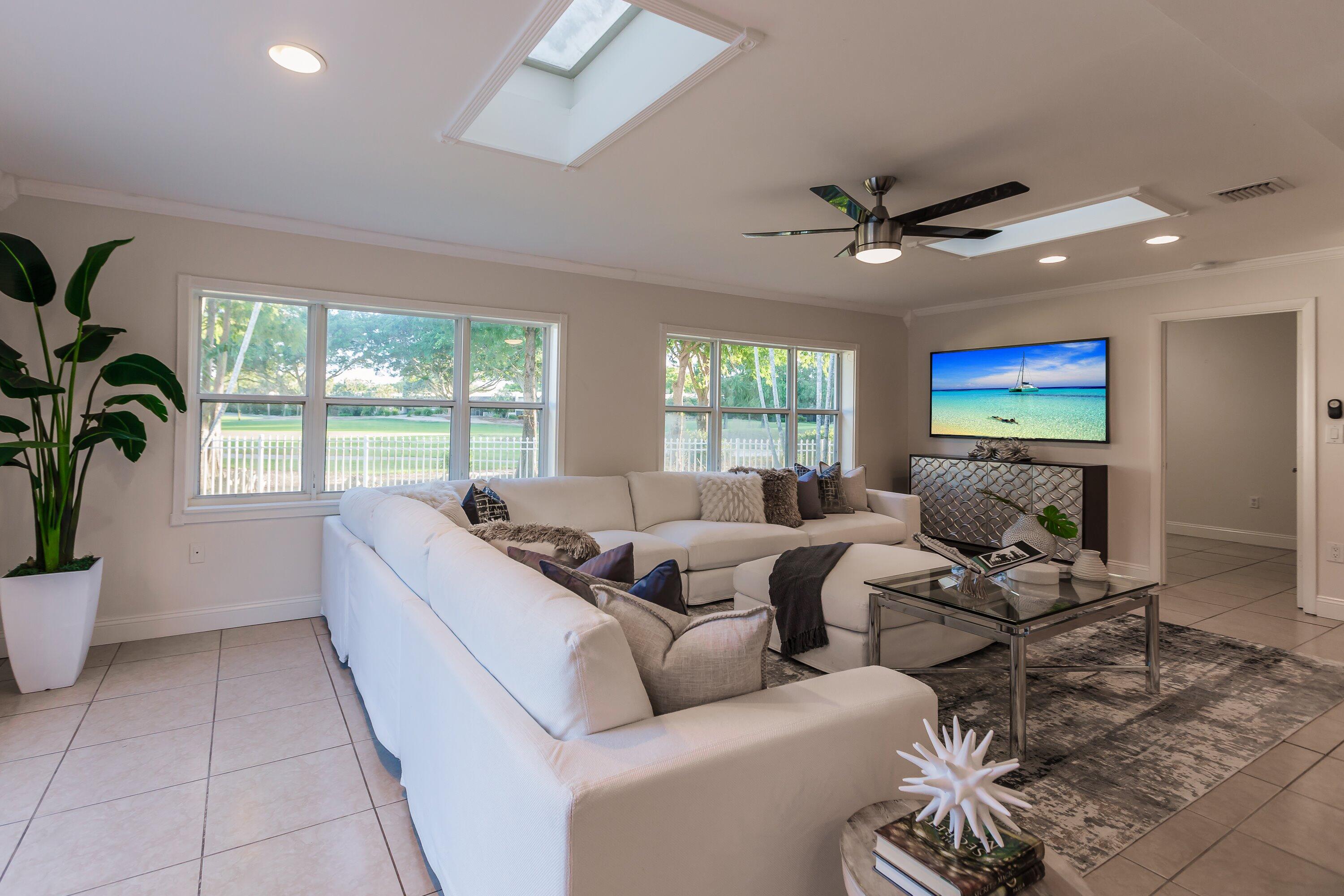 8690 Gatehouse Road Plantation, FL 33324 - Photo 10 of 56 Living Area