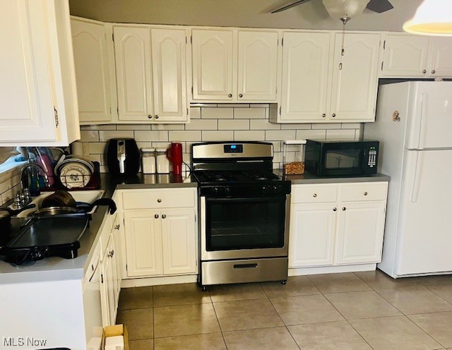 11431 Hempstead Road Garfield Heights, OH 44125 - Photo 4 of 14 Downstairs kitchen