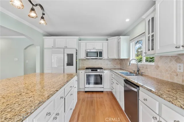 $1,274,900 | 6911 East 10th Street, Long Beach, CA 90815