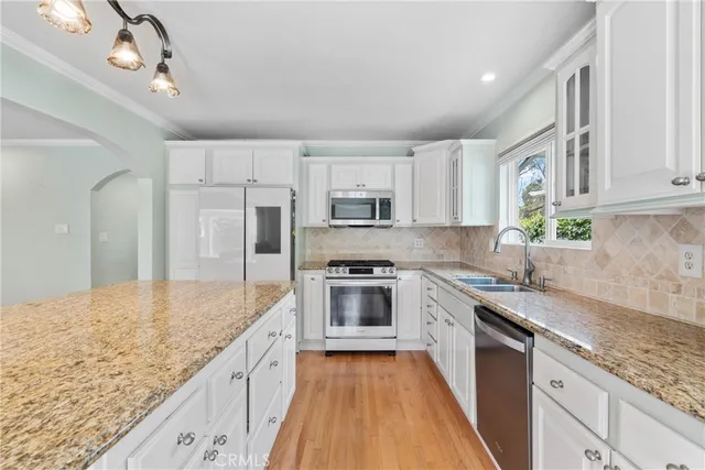 $1,274,900 | 6911 East 10th Street, Long Beach, CA 90815