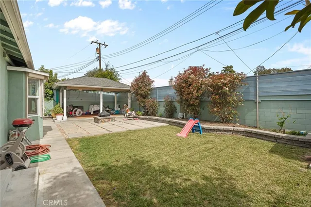 $1,274,900 | 6911 East 10th Street, Long Beach, CA 90815