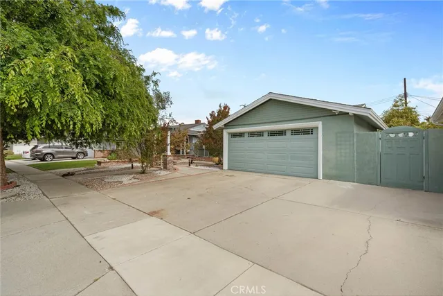 $1,274,900 | 6911 East 10th Street, Long Beach, CA 90815