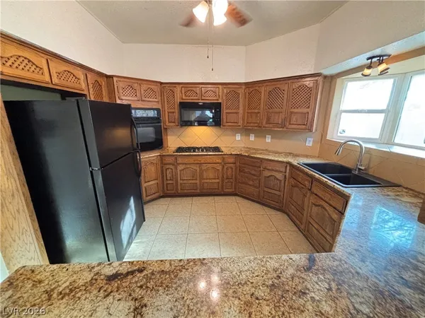 $1,995 | 5140 Edna Avenue, Las Vegas, NV 89146