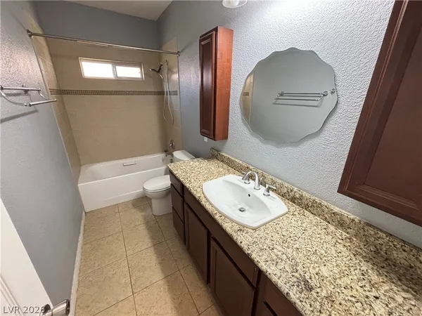 $1,995 | 5140 Edna Avenue, Las Vegas, NV 89146
