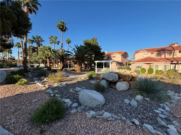 $1,995 | 5140 Edna Avenue, Las Vegas, NV 89146