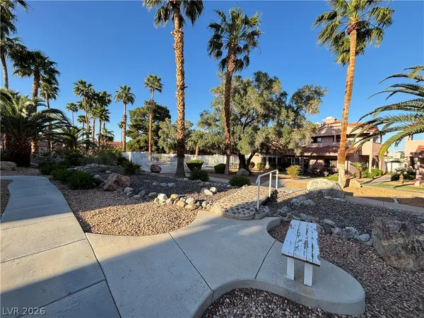 $1,995 | 5140 Edna Avenue, Las Vegas, NV 89146