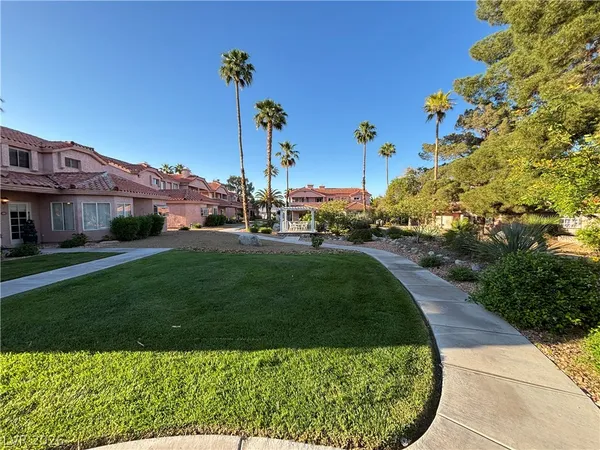 $1,995 | 5140 Edna Avenue, Las Vegas, NV 89146