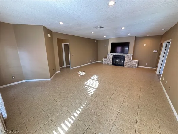 $1,995 | 5140 Edna Avenue, Las Vegas, NV 89146