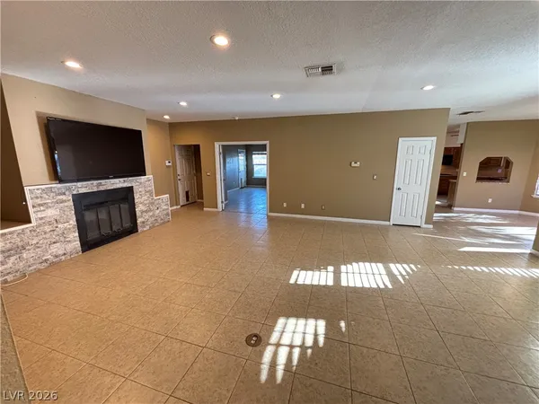 $1,995 | 5140 Edna Avenue, Las Vegas, NV 89146