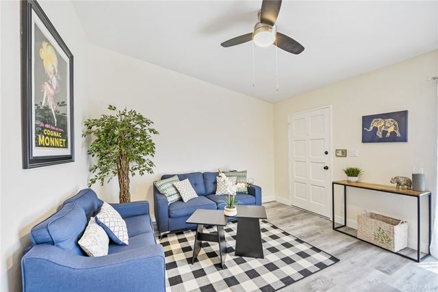 $290,000 | 1168 East 10th Street, Unit 216B, Long Beach, CA 90813