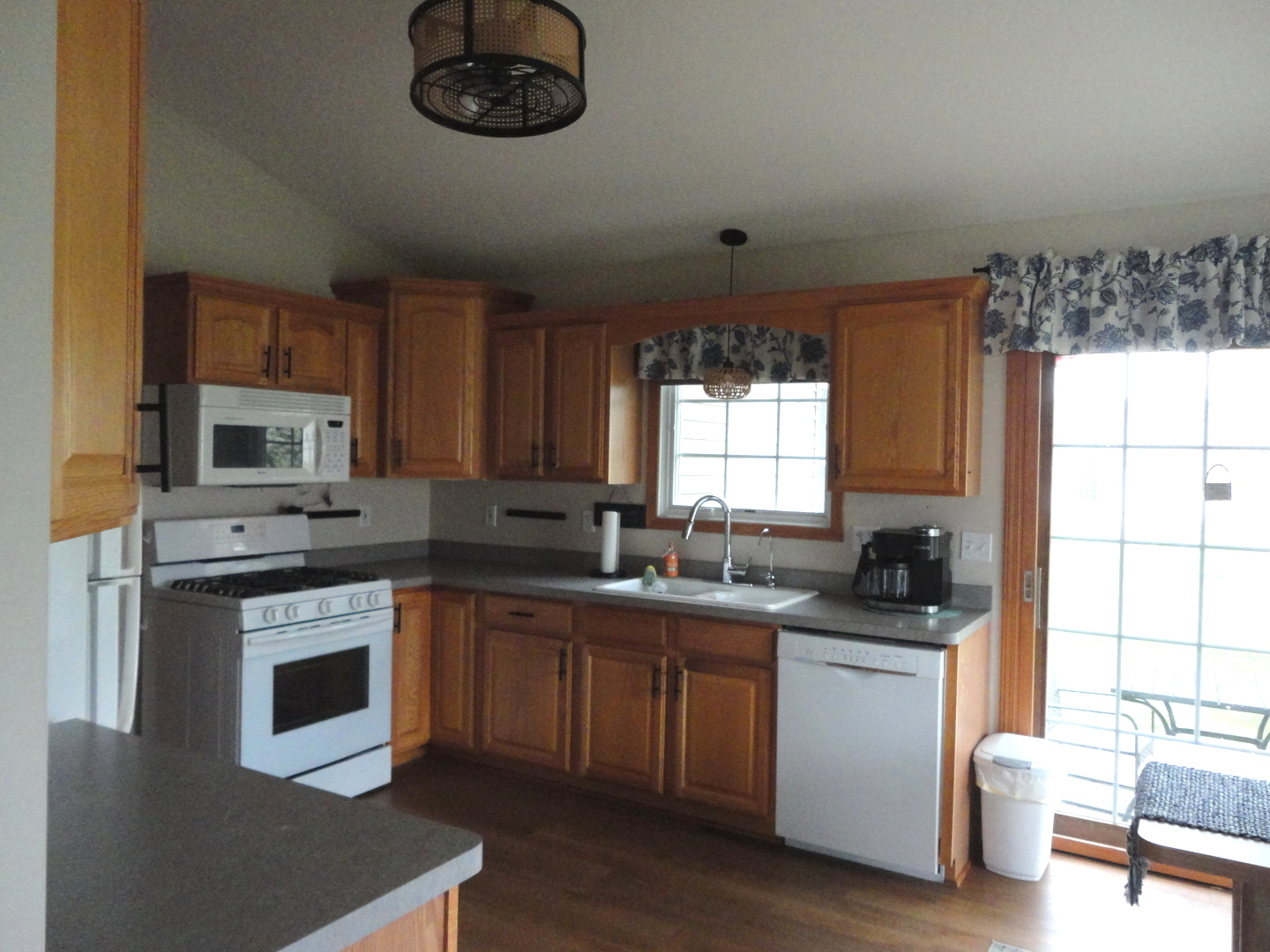 144 Winding Trail Diamond, IL 60416 - Photo 6 of 21